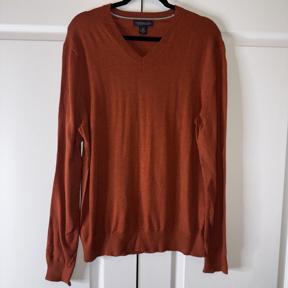 Banana Republic Sweater Mens Large Orange Extra Fine Merino V Neck Knit Pullover